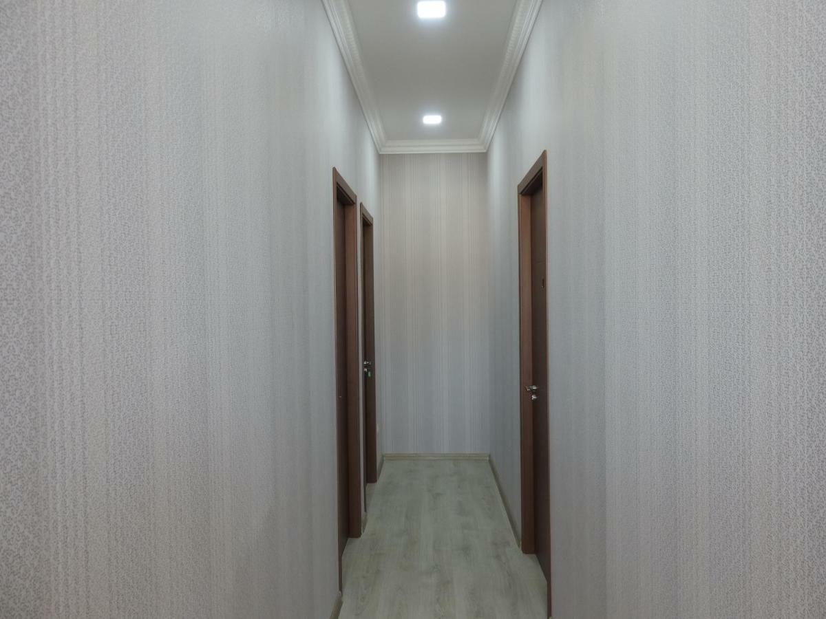 White Hotel Guesthouse Zugdidi ภายนอก รูปภาพ